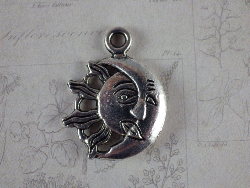 13 x Silver Sun Moon Stars Charms Pendants, Mixed Celestial Bracelet Charms Set, Pagan Wicca Wiccan Witchy Jewellery Making Supplies UK Shop
