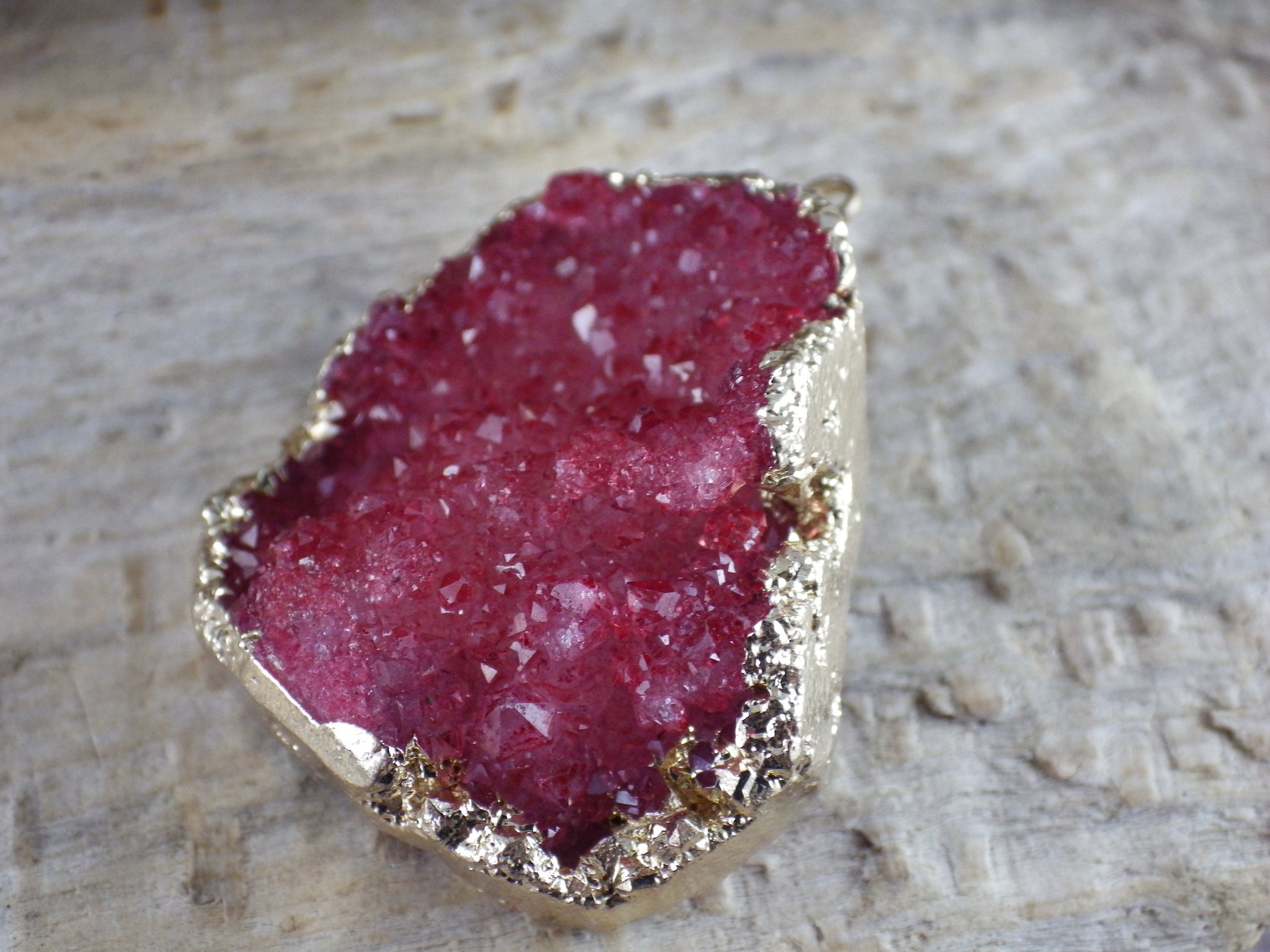 Red Druzy Quartz Geode Crystal Pendant, 34x25mm Semi Precious Gemstone, Colorful Loose Stone Focal Bead, Jewelry Making Supplies, UK J2