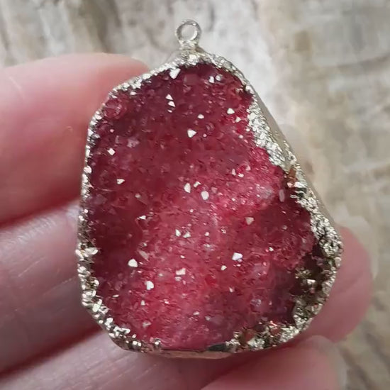 Red Druzy Quartz Geode Crystal Pendant, 34x25mm Semi Precious Gemstone, Colorful Loose Stone Focal Bead, Jewelry Making Supplies, UK J2