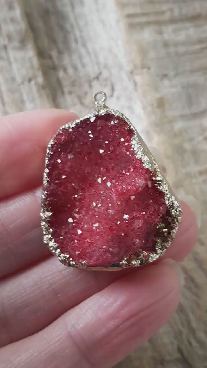 Red Druzy Quartz Geode Crystal Pendant, 34x25mm Semi Precious Gemstone, Colorful Loose Stone Focal Bead, Jewelry Making Supplies, UK J2
