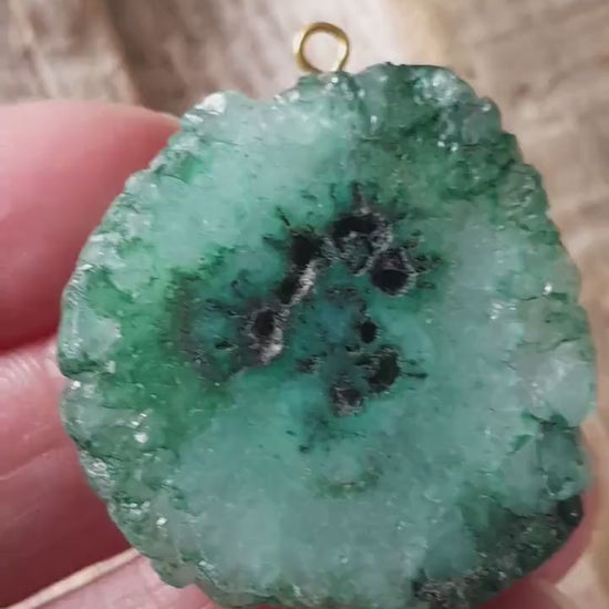 Emerald Green Druzy Quartz Geode Slice, Semi Precious Gemstone Pendant, 34x33mm Designer's Loose Stone, Focal Bead, Jewelry Making T3