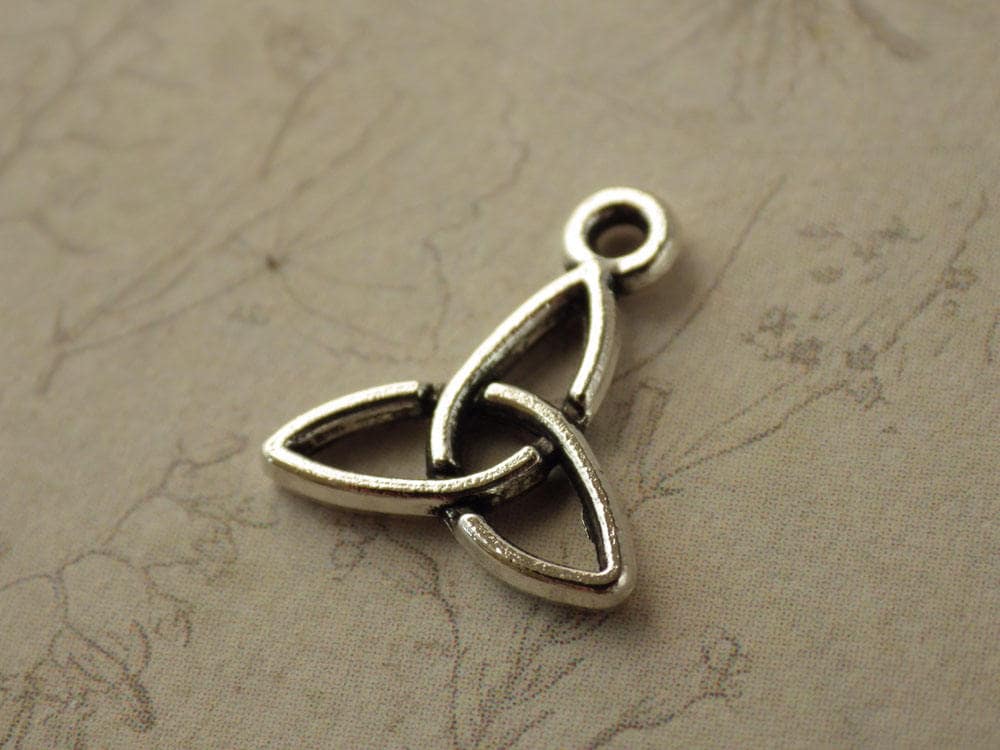 20 x Mixed Pagan Charms Pendants, Silver Wicca Wiccan Gothic Charms Set, Pentagram Goddess Hare Raven Celtic Knot Tree, UK #F