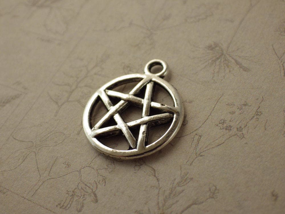 10 x Mixed Witch Charms Pendants, Silver Wiccan Pagan Charms Set, Pentagram, Broomstick, Chalice Athame, Witch's Cat, Book Of Shadows, UK