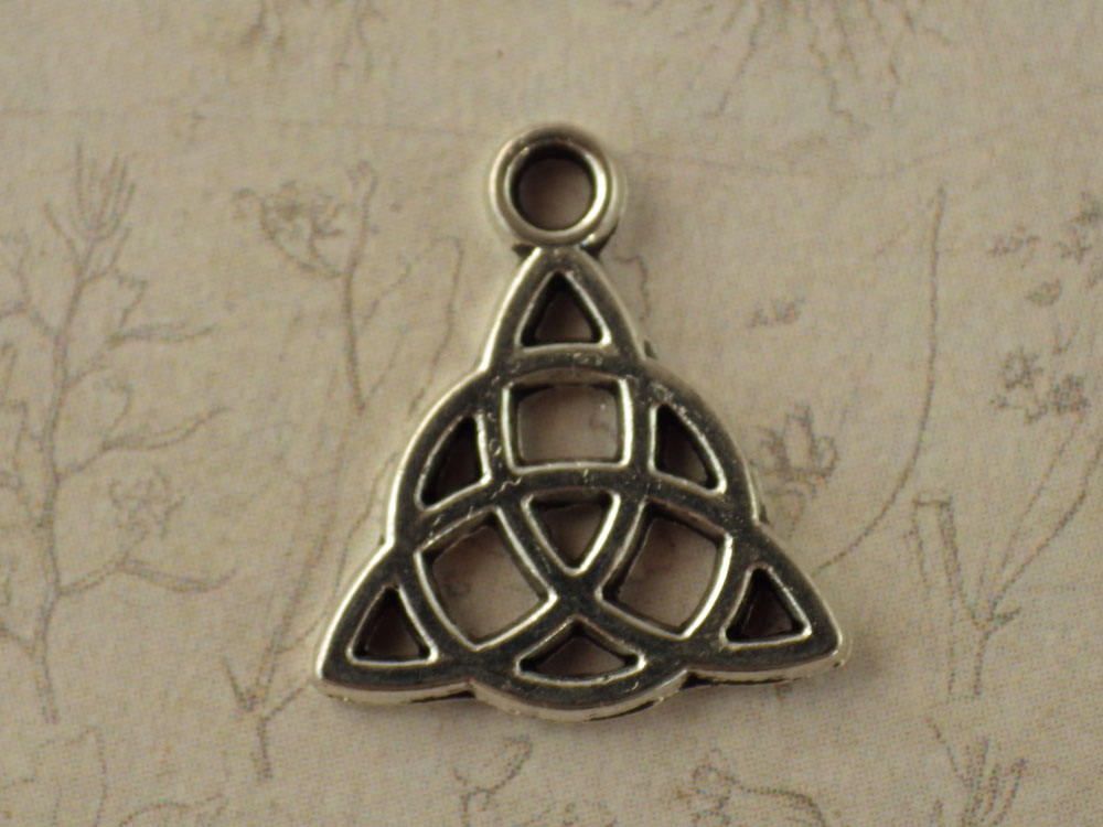20 x Mixed Pagan Charms Pendants, Silver Wicca Wiccan Gothic Charms Set, Pentagram Goddess Hare Raven Celtic Knot Tree, UK #F