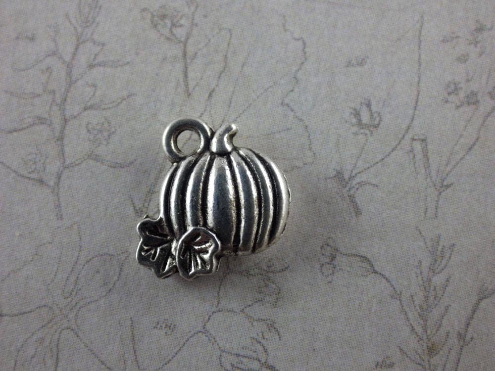 10 x Mixed Witch Charms Pendants, Silver Wiccan Pagan Charms Set, Pentagram, Broomstick, Chalice Athame, Witch's Cat, Book Of Shadows, UK