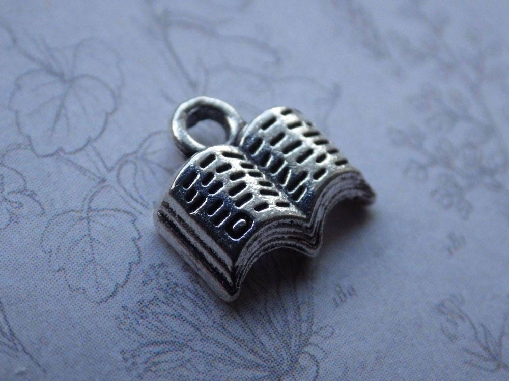8 x Mixed Pagan Bracelet Charms, Wiccan Silver Pendants, Pentacle Goddess Chalice Athame Tree Book Of Shadows, Jewelry Making Supplies UK