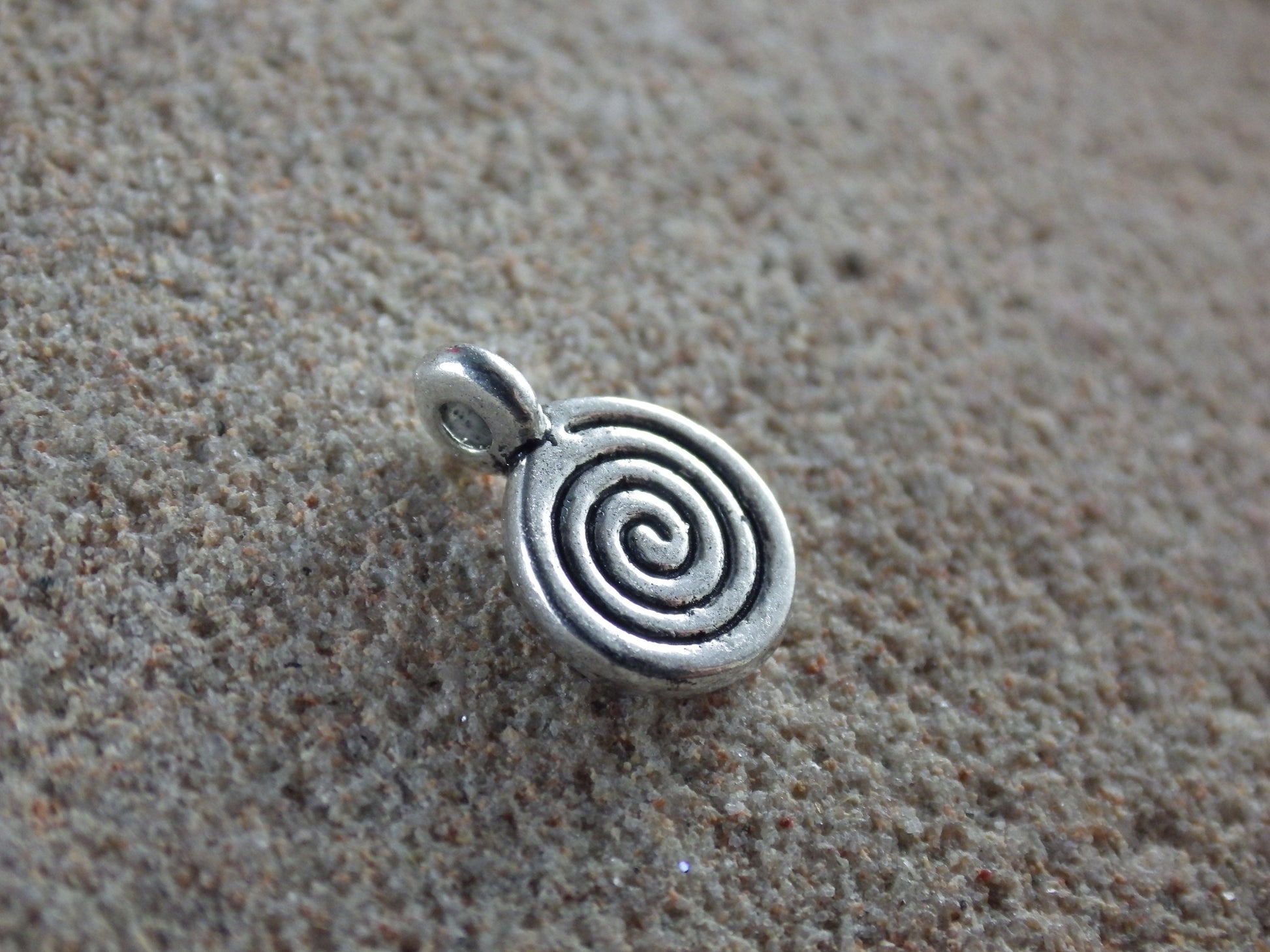 16 x Silver Celtic Charms Pendants, Triquetra Triskele Trinity Knot, Celtic Cross Spiral Of Life Celtic Goddess, Wiccan Pagan Craft Supplies