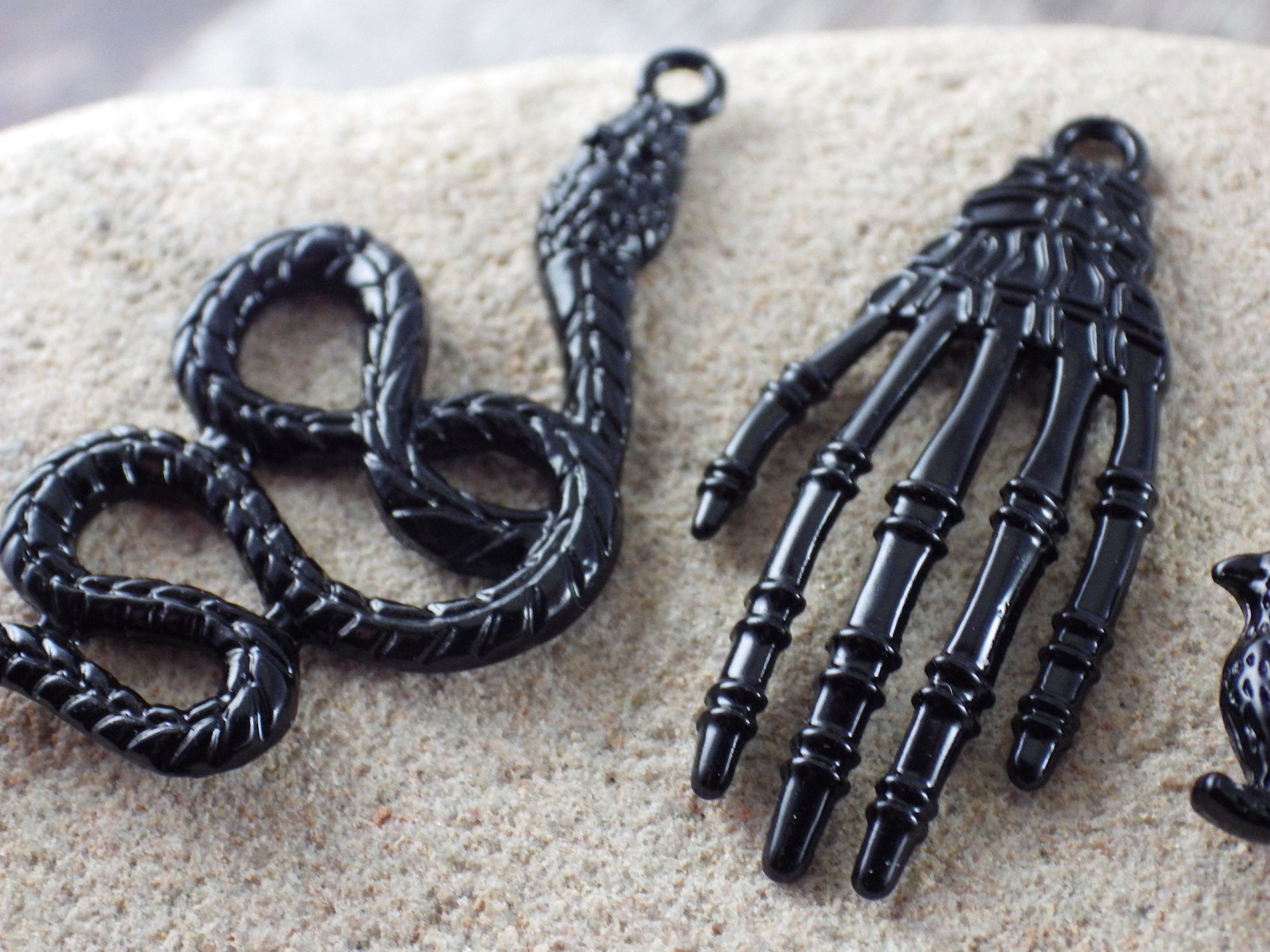 24 x Mixed Pagan Large Black Enamel Charms Pendants, Wiccan Gothic Occult Witchy Necklace Charms Set, Pentagram Moon Dagger Raven
