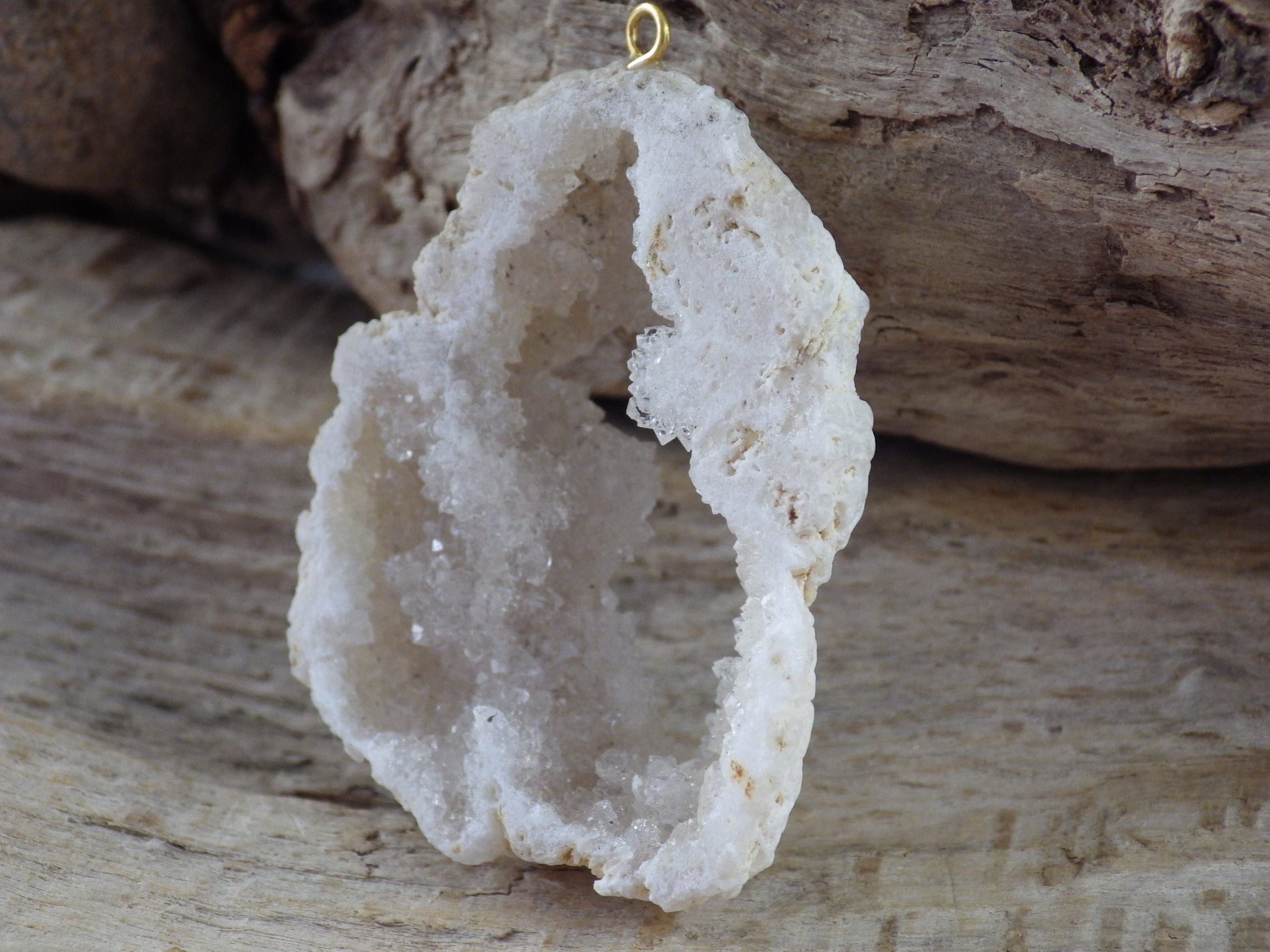 White Druzy Quartz Geode Crystal Slice Pendant, Semi Precious Gemstone, 43x33mm Loose Stone, Focal Bead, Jewelry Making Supplies, UK T5