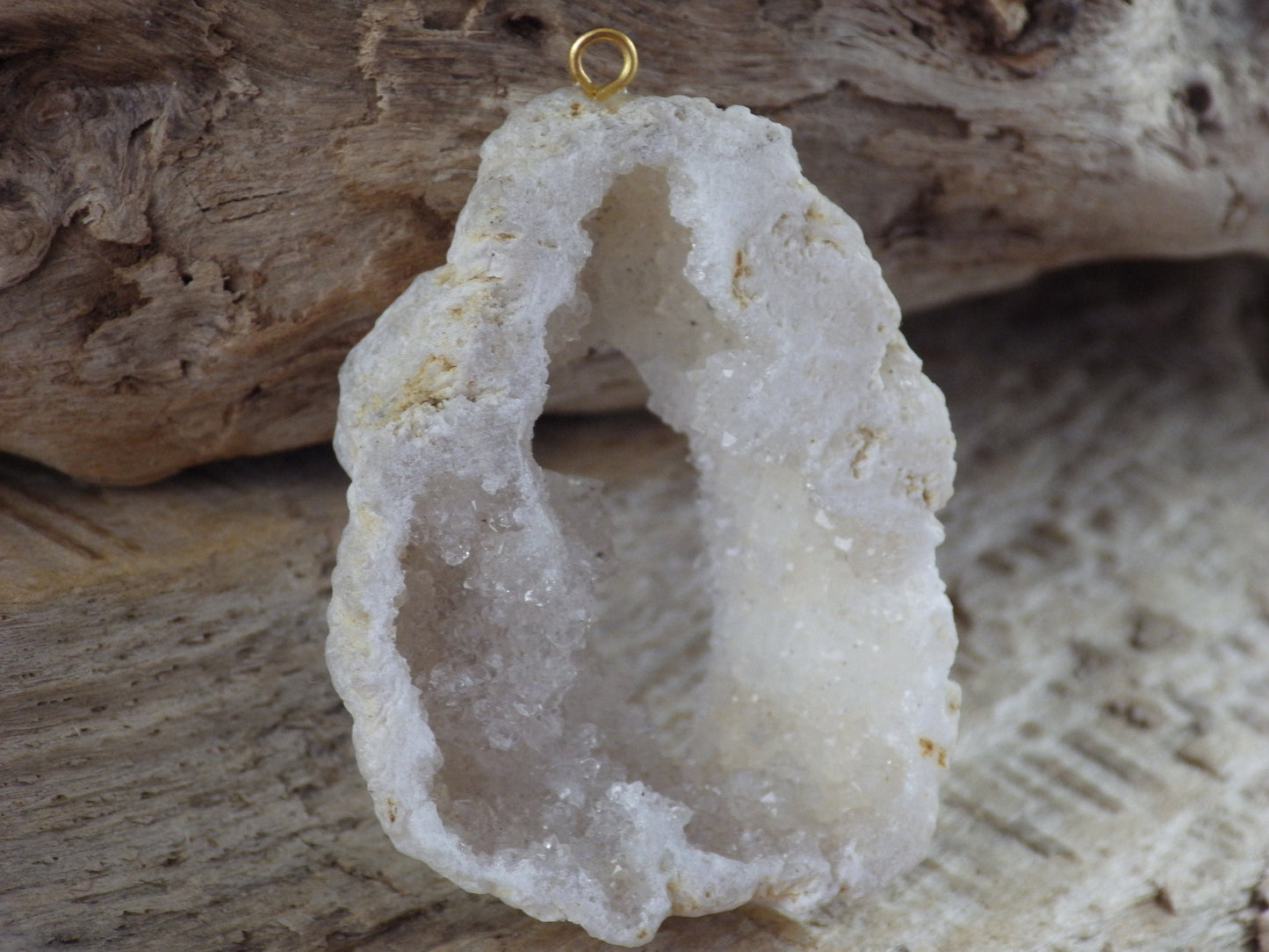 White Druzy Quartz Geode Crystal Slice Pendant, Semi Precious Gemstone, 43x33mm Loose Stone, Focal Bead, Jewelry Making Supplies, UK T5