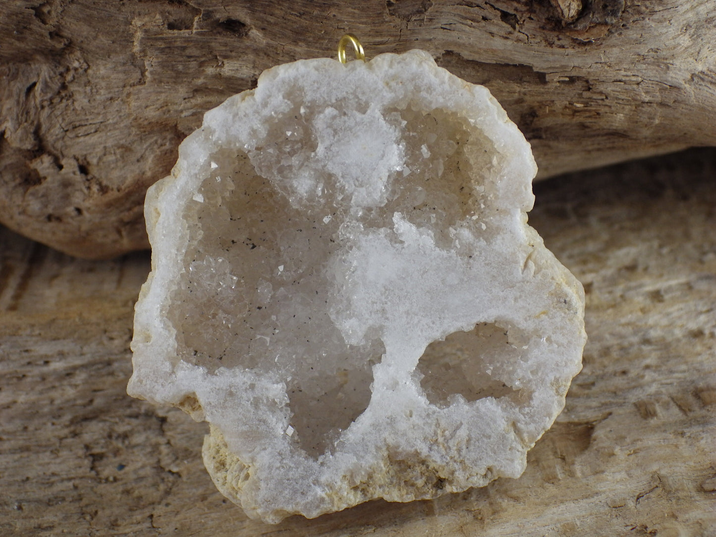 White Druzy Quartz Geode Crystal Pendant, Semi Precious Gemstone, 48x30mm T7