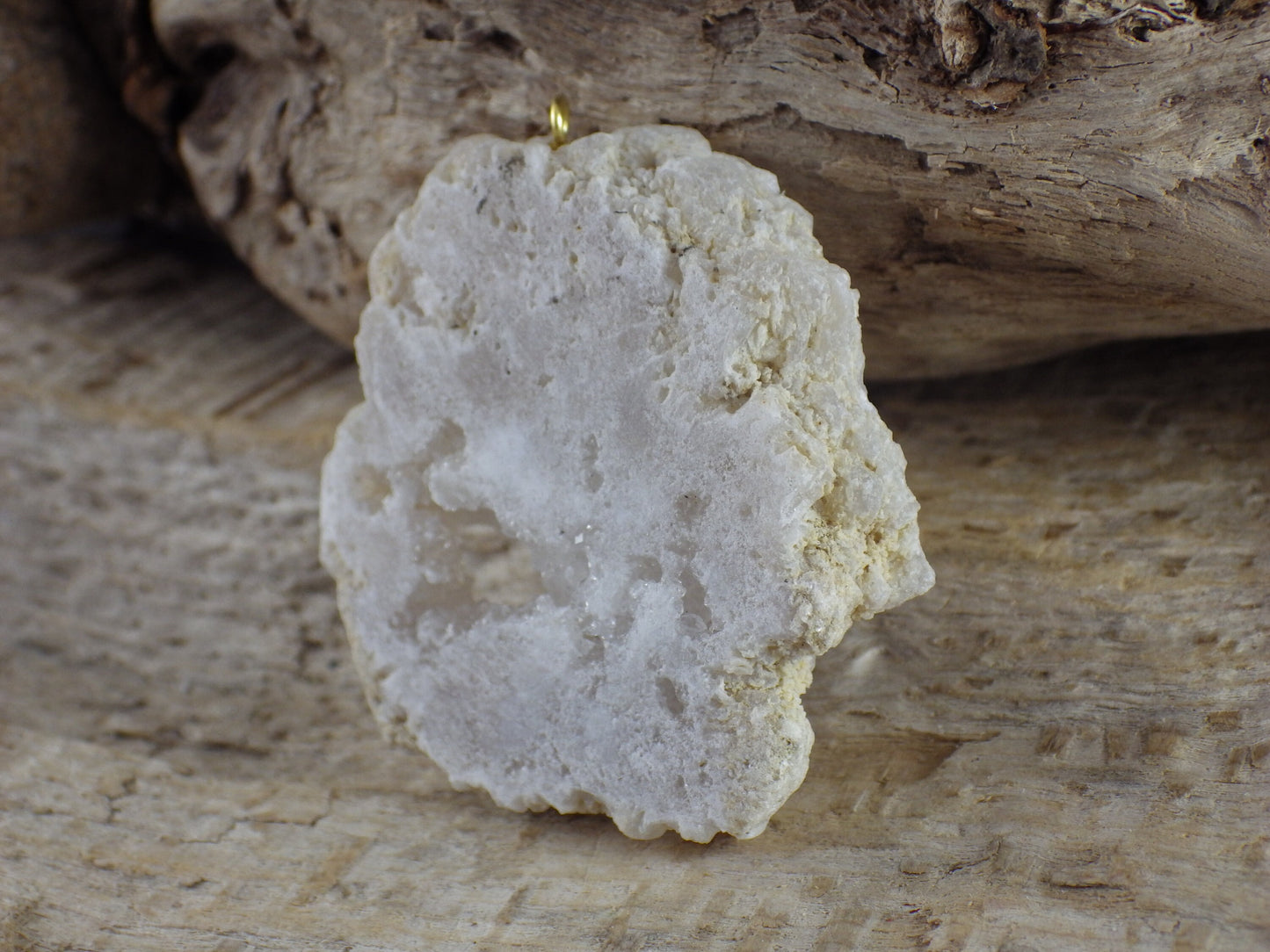 White Druzy Quartz Geode Crystal Pendant, Semi Precious Gemstone, 48x30mm T7