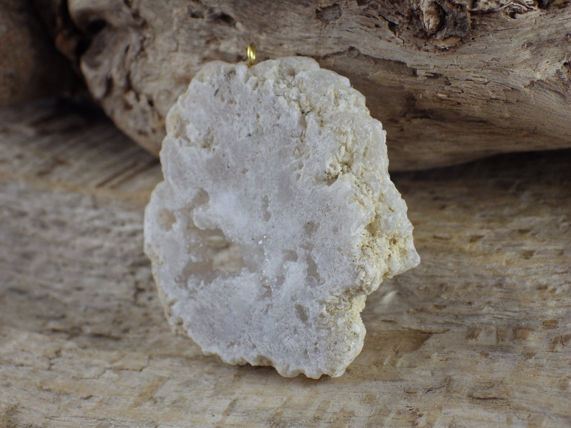 White Druzy Quartz Geode Crystal Pendant, Semi Precious Gemstone, 48x30mm T7